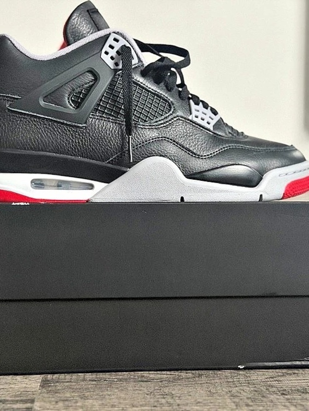 Nike Air Jordan 4 Black & Red Like New